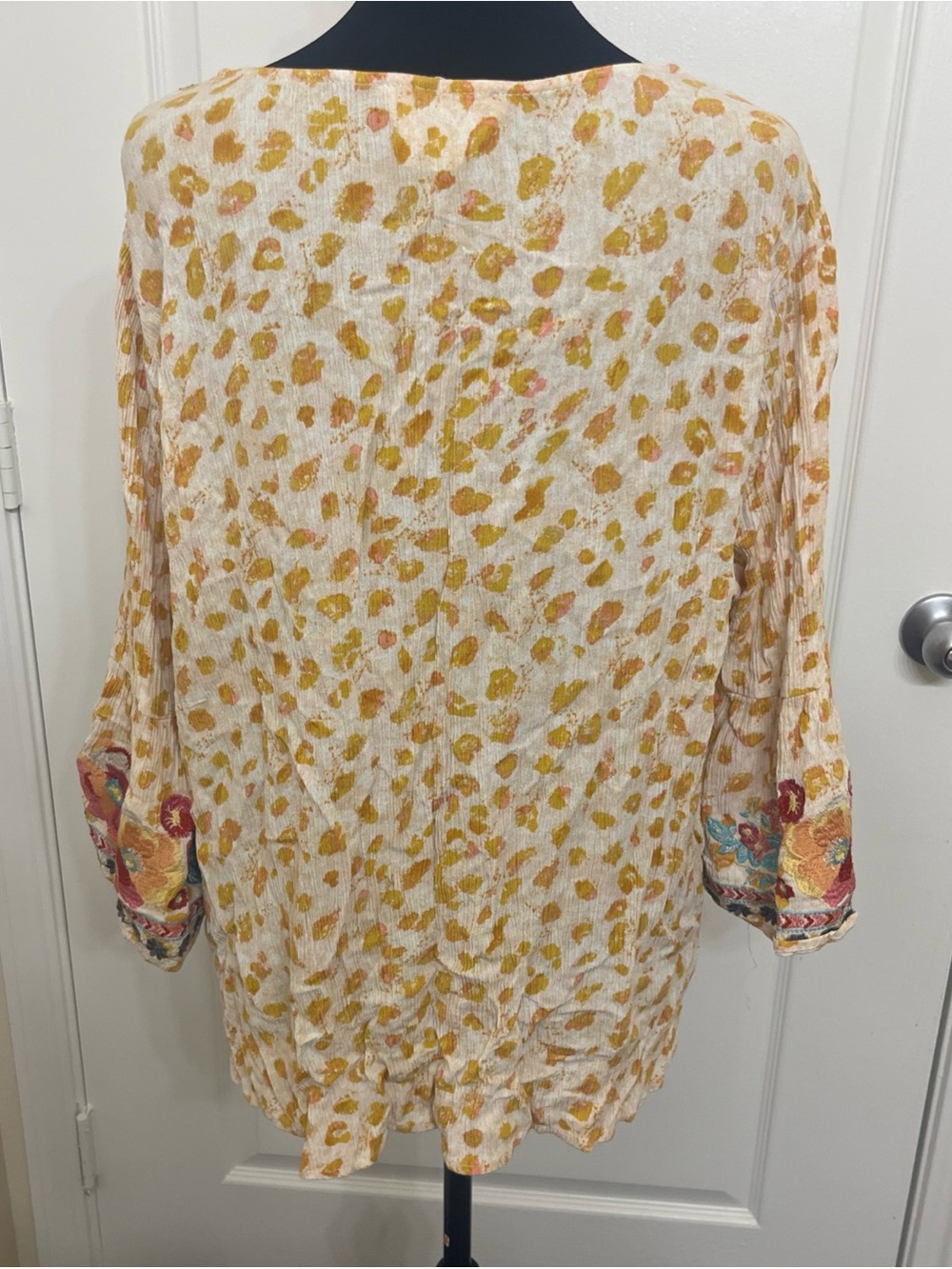 Savanna Jane Top Pull On Crinkle Gold Leopard Mulitcolored Floral Embroidery 2X - Picture 7 of 10